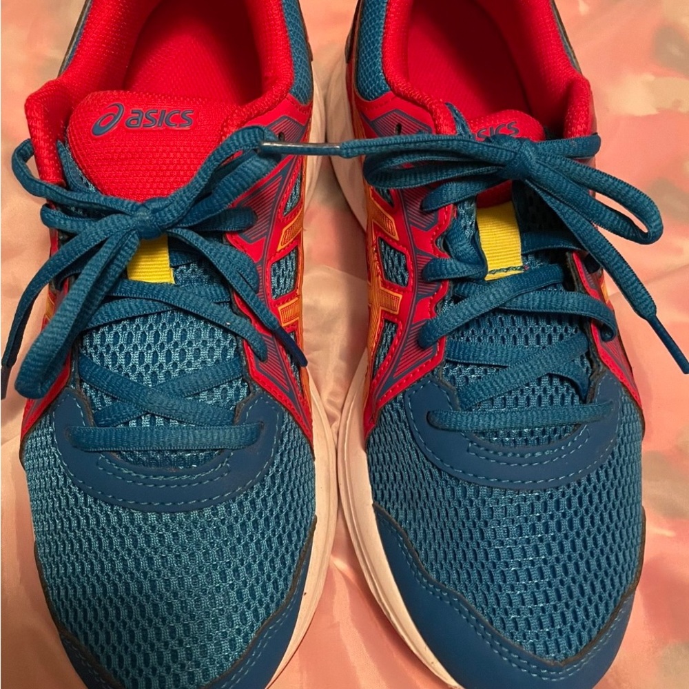 ASICS walking shoes - only worn twice